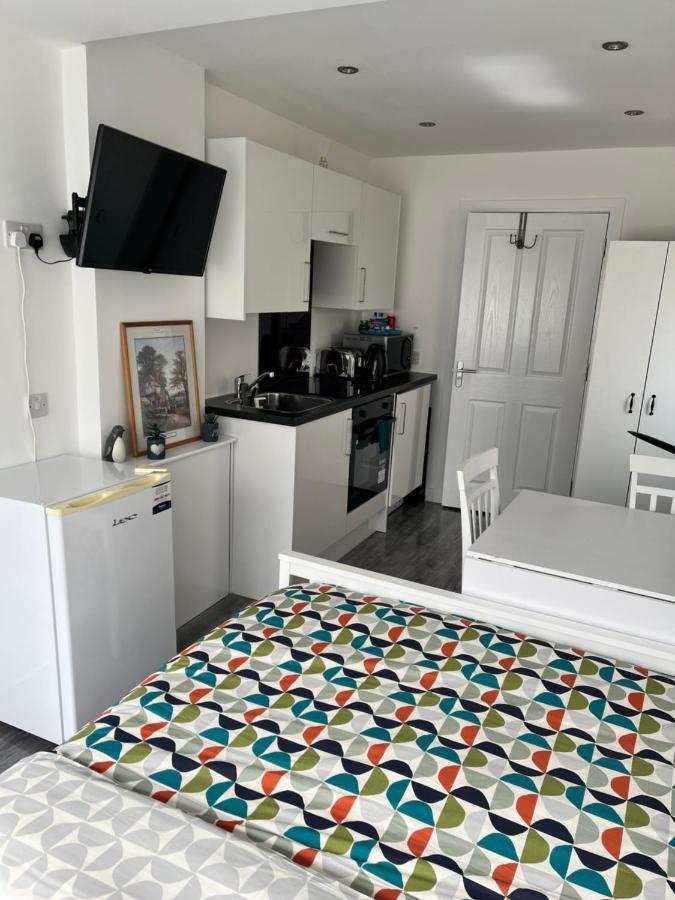 Modern Comfy One Bed - Free Parking Апартаменты
